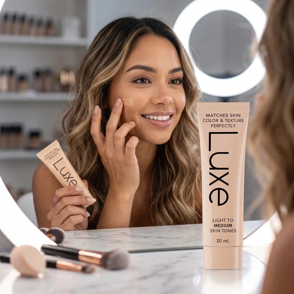 Luxe Color-Adapting Foundation – Light & Brown Shades, Lightweight Natural Finish